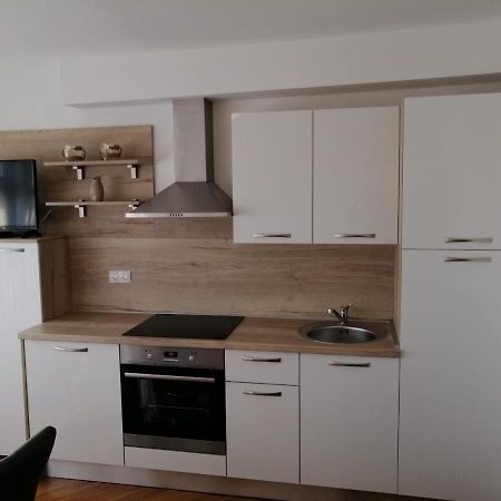 Apartments Leptiric Подстрана Экстерьер фото