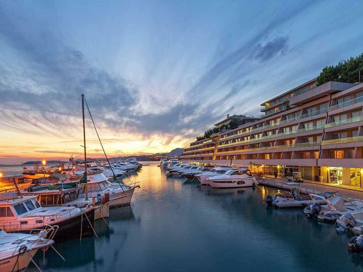 Apartments Leptiric Подстрана Экстерьер фото