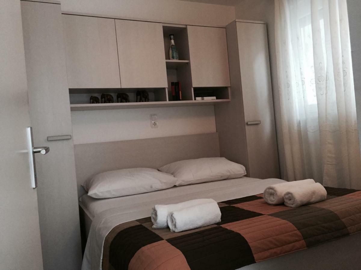 Apartments Leptiric Подстрана Экстерьер фото