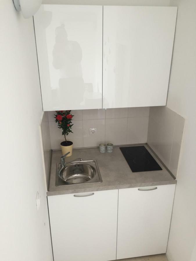 Apartments Leptiric Подстрана Экстерьер фото